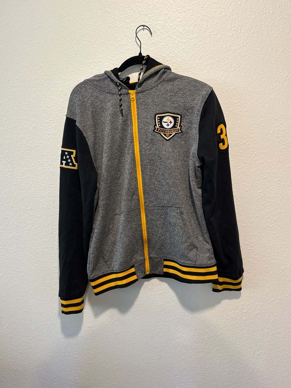 NFL Team Apparel Pittsburgh Steelers Colorblock Full-Zip Hoodie Size M